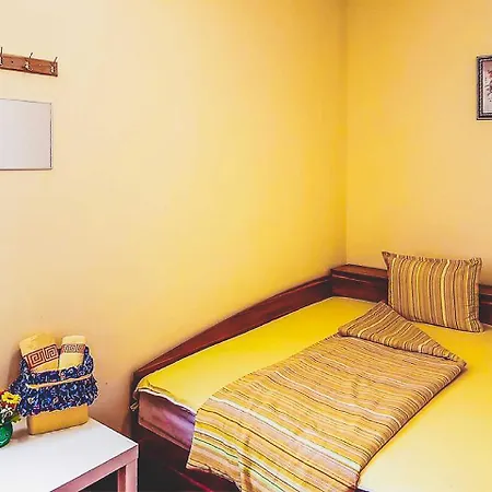 Inviting Near Central Railway Station *