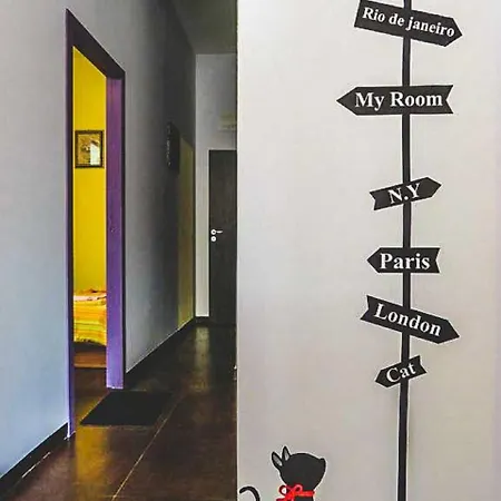 Guest house Inviting Near Central Railway Station *