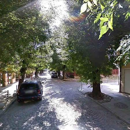 Inviting Near Central Railway Station *