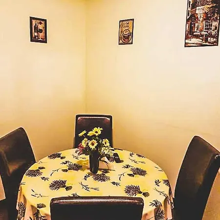 Inviting Near Central Railway Station *
